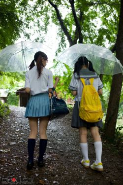 陆朝朝穿书炮灰我靠心声拯救全家